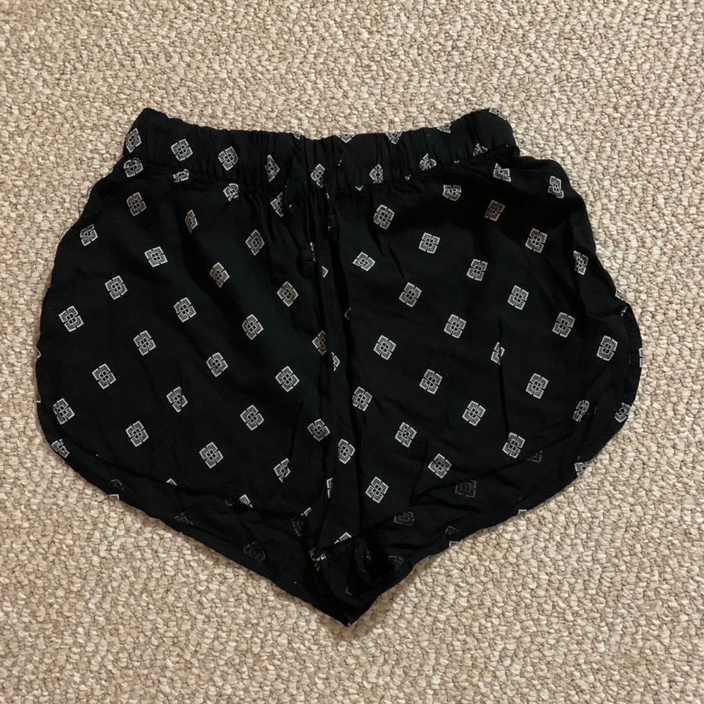 patterned pull on shorts - Picture 3 of 4
